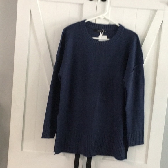 Fashion Merokeety Crewneck solid Navy blue knit pullover sweater. Medium - Picture 1 of 13